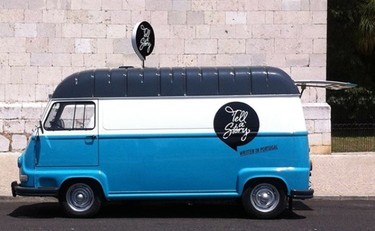 Tell a Story Book Van, una vieja furgoneta convertida en librería móvil 