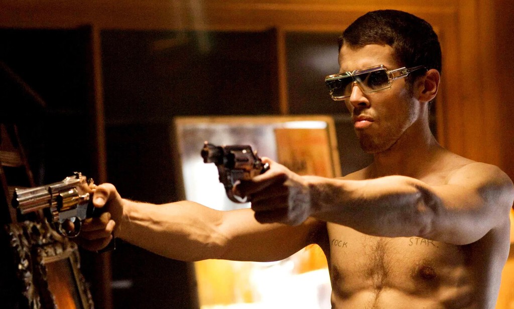 Últimos días para ver en Netflix un delirante thriller criminal que confirma que Guy Ritchie brilla hasta cuando es una copia de sí mismo 