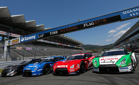 Nissan resume su temporada 2013 del Super GT con las imágenes más espectaculares