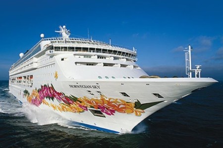 Cruceros en Norwegian Cruise Line: 'Los Norwegian cenan y beben a cuenta de la casa'