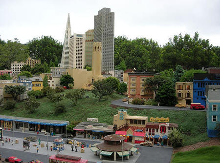 Un Parque con hotel Legoland en California