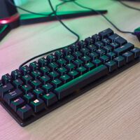 Para muchos jugadores, cambiar a un teclado gaming 60% es un camino sólo de ida. Y este Razer reacondicionado de PcComponentes es una de las mejores compras posibles