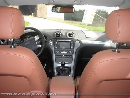 Ford Mondeo SportBreak interior