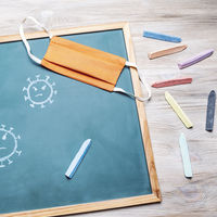 Faltan dos semanas para que comience el curso y la indignación entre los padres aumenta: todo es caos y dudas sobre la vuelta al cole