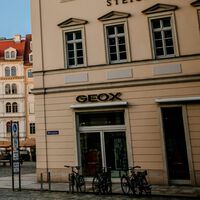 Geox arrasa con las zapatillas ideales para salir a caminar que cuestan menos de 45 euros