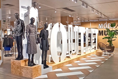 Vestidos por 7 euros, jerséis por 9 euros y más: El Corte Inglés revoluciona su outlet liquidando su stock de últimas tallas 