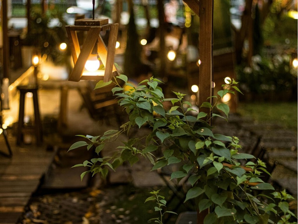 Tres lámparas solares de Ikea ideales para terrazas pequeñas y sin cables