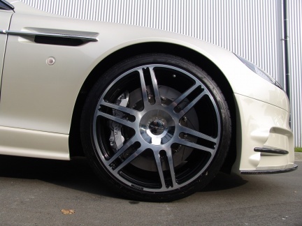 Aston Martin DB9 by Mansory