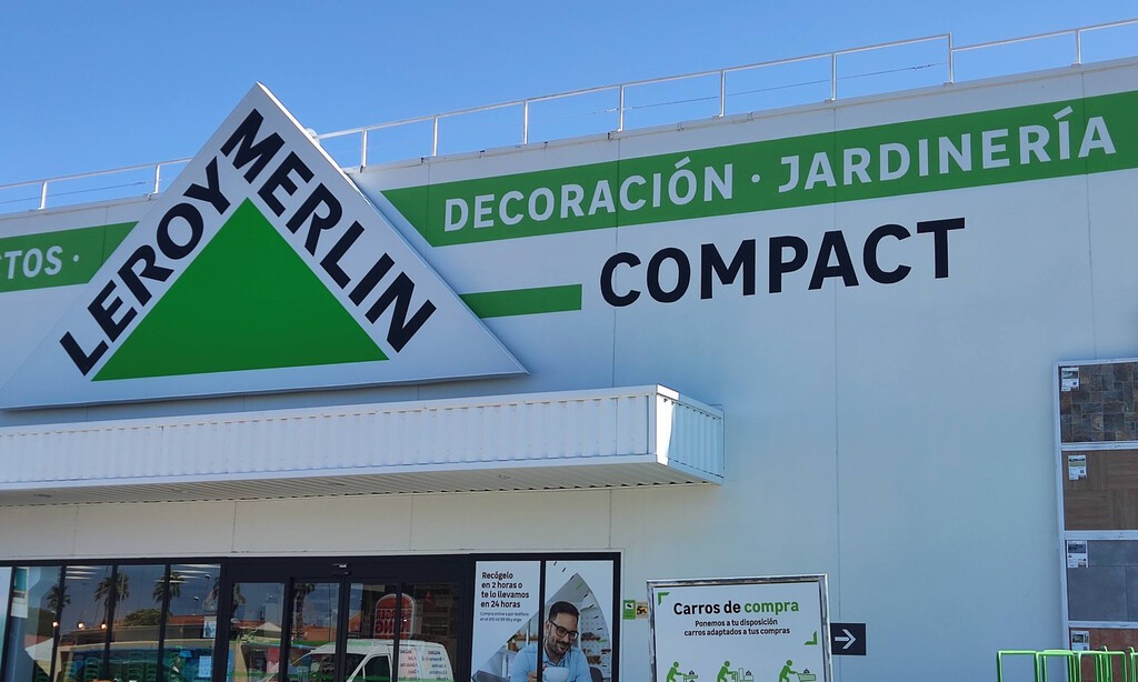 Sin humos, sin obras y sin instalaciones complejas: Leroy Merlin tiene esta chimenea eléctrica a más de la mitad de precio 