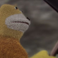 Flat Eric vuelve quince años después para hacernos bailar junto a Mr. Oizo y Charli XCX