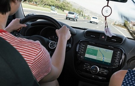 La privacidad de nuestra conducción: Volkswagen y Mercedes-Benz lanzan un llamamiento para "protegernos" de Google
