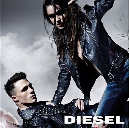 Colton Haynes derrocha guapura por los cuatro costados para DIESEL