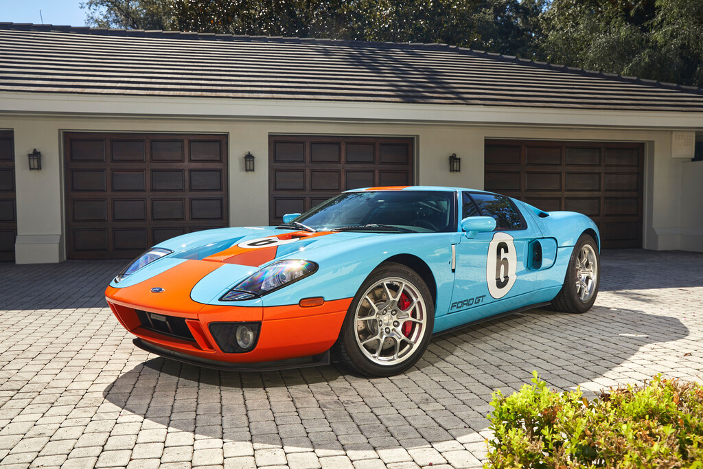 &iexcl;Delicioso! Este Ford GT Heritage con los colores de Gulf est&aacute; impoluto, y busca alguien que le quiera