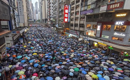 Telegram y Facebook suspenden su colaboración con las autoridades de Hong Kong por la nueva ley que concede más poder a China