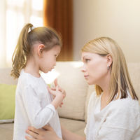 "Mamá, no quiero que te hagas viejecita": cómo ayudar a los niños que sienten miedo ante la vejez de sus seres queridos