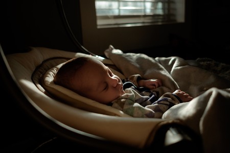 La asfixia postural o posicional: por qué los bebés no deberían dormir en las sillitas de coche