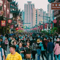 La Gen Z china prefiere ser funcionaria, pero un cambio de política trunca otros planes: les limita viajar o tener amigos extranjeros