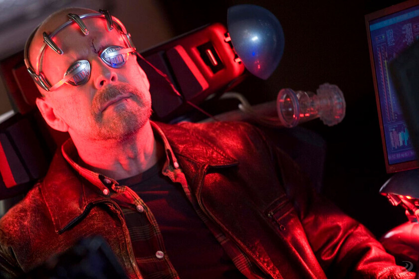 Hoy en Disney+, una peli de ciencia ficción con Bruce Willis y una idea central de aterradora actualidad