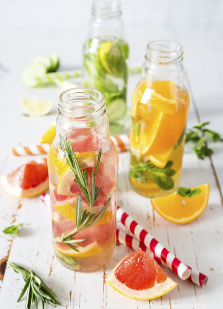 Aguas de verano. Cómo recibir a tus invitados con aguas especiales