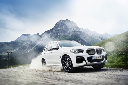 El BMW X3 xDrive30e es el último SUV híbrido enchufable de BMW y parte de los 60.900 euros