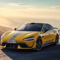 Xiaomi te vendía un coche eléctrico tan salvaje que había que superar una prueba en circuito para tenerlo. Los clientes se negaron y ahora el SU7 de 1.548 CV anda suelto por las calles de China