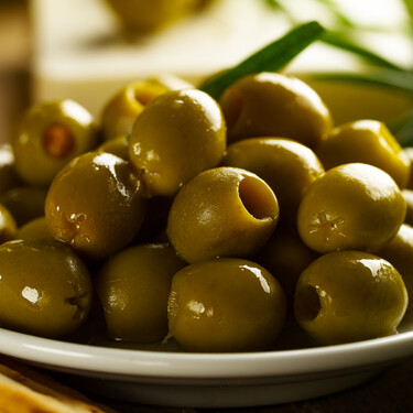 Estas aceitunas partidas de Lidl son perfectas para ensaladas o el aperitivo y el tarro cuesta poco más de 2 euros