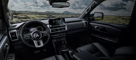 Mitsubishi L200 Interior