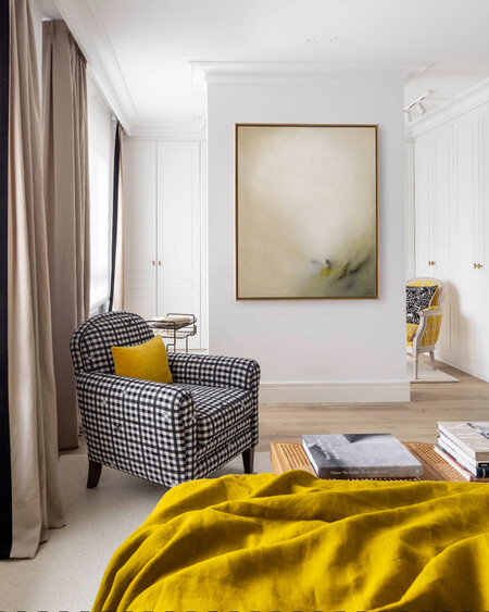 Un Dormitorio Distribuido Como Si Fuera Un Pequeno Apartamento Dentro De La Casa Esta Suite Com 1