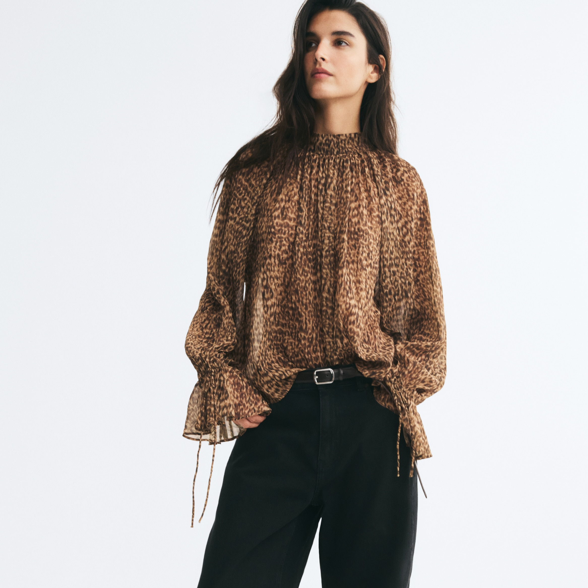 Blusa de gasa con lazada