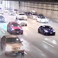 Un Tesla con el Autopilot FSD activado frena sin razón en un túnel y provoca un accidente en cadena: el problema no es del coche, sino nuestro