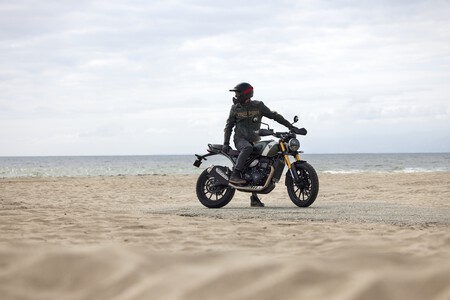 Triumph Scrambler 400x 2023 003