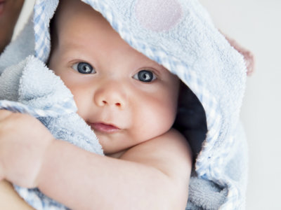 Cómo afrontar el primer baño del bebé, la clave está en la preparación 