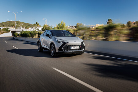 Toyota C-HR 2023 Prueba Contacto 11