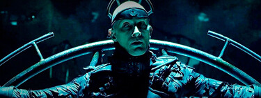 Se adelantó a Matrix con su visión de una realidad ilusoria y agentes oscuros. Sin kung fu, esta joya de la ciencia ficción fracasó en taquilla