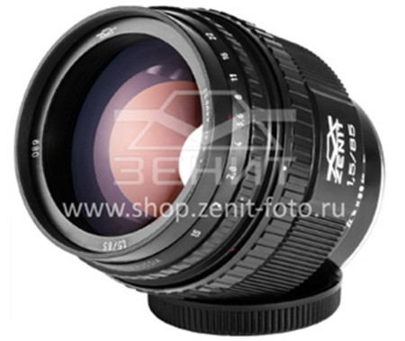 Zenit ya tiene lista su nueva óptica Helios 40-2H 85 mm f/1.5 para la montura Nikon F