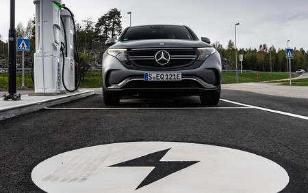 El coche eléctrico podría acabar con 40.000 empleos en España y reducir el PIB en un 1,2 %, según un estudio