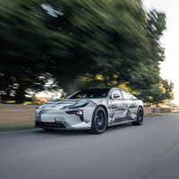 El Polestar 5 sacará a pasear sus 884 CV en Goodwood, y será el primer aviso para el Mercedes-Benz EQS