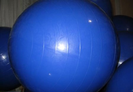 Abdominales con pelota suiza