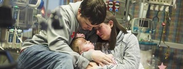 Rotos de dolor, comparten los últimos momentos de vida de su hija para concienciar sobre la donación de órganos