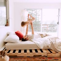 Los juegos de contacto físico entre papá e hijos durante los primeros tres años de vida mejoran el control de las emociones