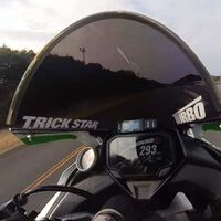 Locura japonesa, nivel: meterle un turbo a una Kawasaki Ninja de 400 cc y ponerse a 300 km/h rozando un récord mundial 