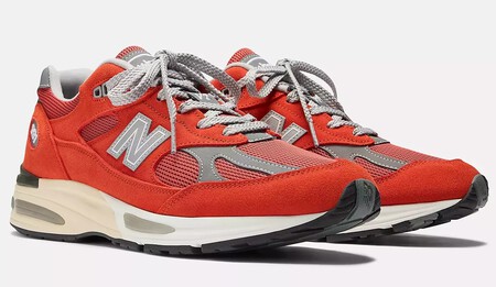 New Balance Y Sus Nuevas Zapatillas Color Granada Son Una Explosiva Dosis De Pasion Primaveral Para Llevar Esta Temporada Jpg