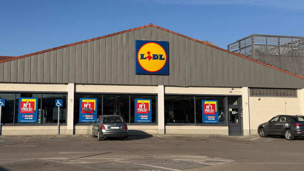 Lidl está agotando esta destructora de papel, pero hemos visto otra alternativa (al mismo precio) que hasta puede con grapas