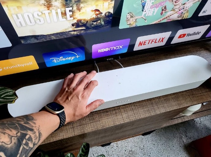 Compacta y con Dolby Atmos: esta barra de sonido de Sonos está rebajada y se controla con Alexa ¡Un chollo!