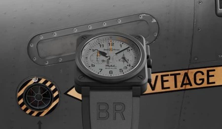 El reloj que juega a mimetizarse con el versátil caza al que homenajea