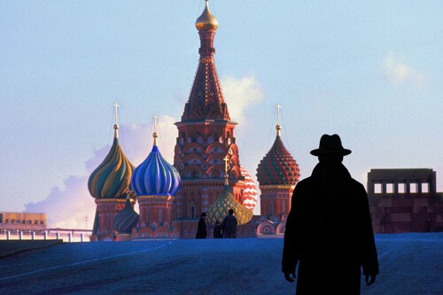 Espiões russos usaram documentos reais brasileiros para criar identidades falsas e aguardar ordens do Kremilin | Imagem: GettyImages (Grant Faint)