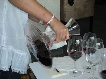 No se distinguen los vinos caros de los baratos