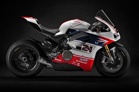 Las Ducati Panigale V4 del WDW se han subastado pagando por la de Troy Bayliss ¡más de 120.000 euros!
