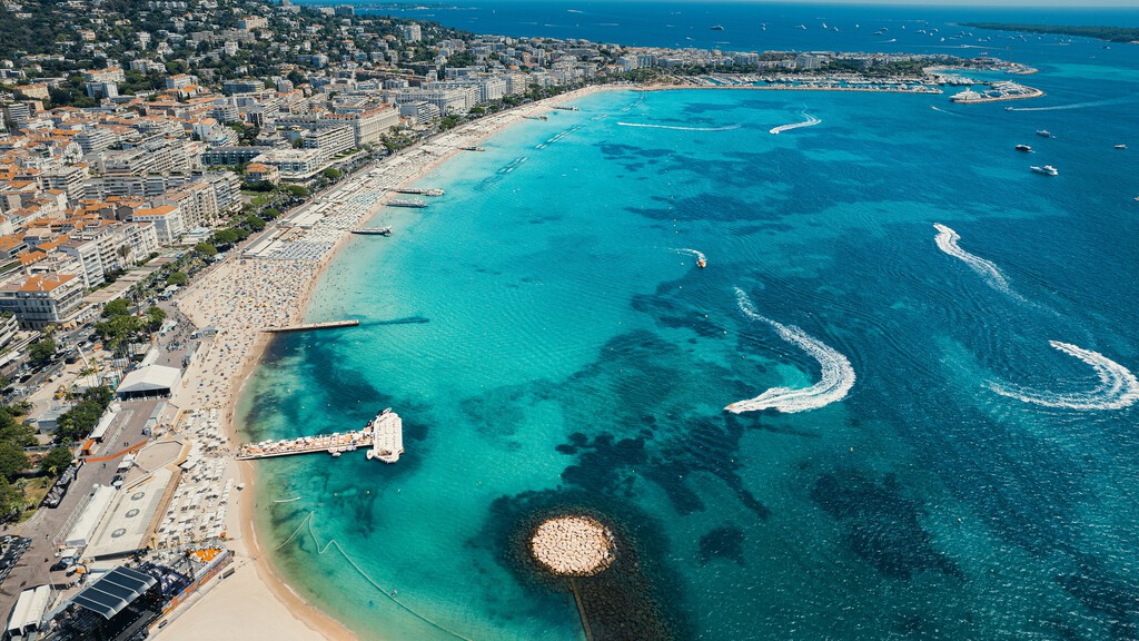 Los megacruceros se han convertido en un activo tóxico del Mediterráneo. Y Cannes ha decidido ponerles límite