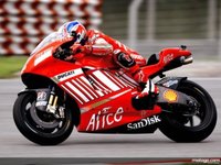 Casey Stoner consigue su novena pole de la temporada